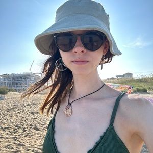 Meet your Posher, Abby